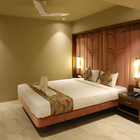 Le Vivanta Virār 外观 照片