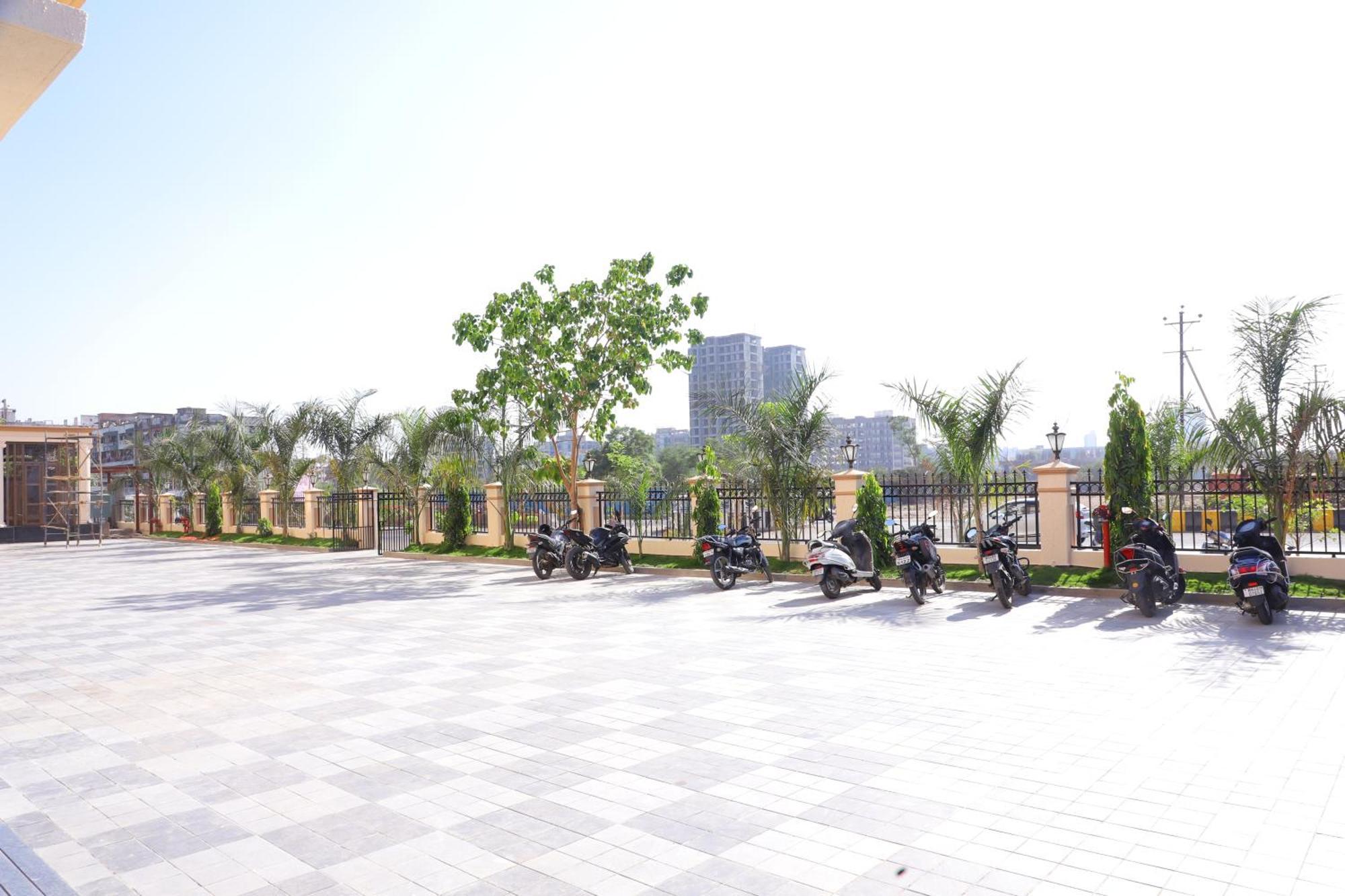 Le Vivanta Virār 外观 照片