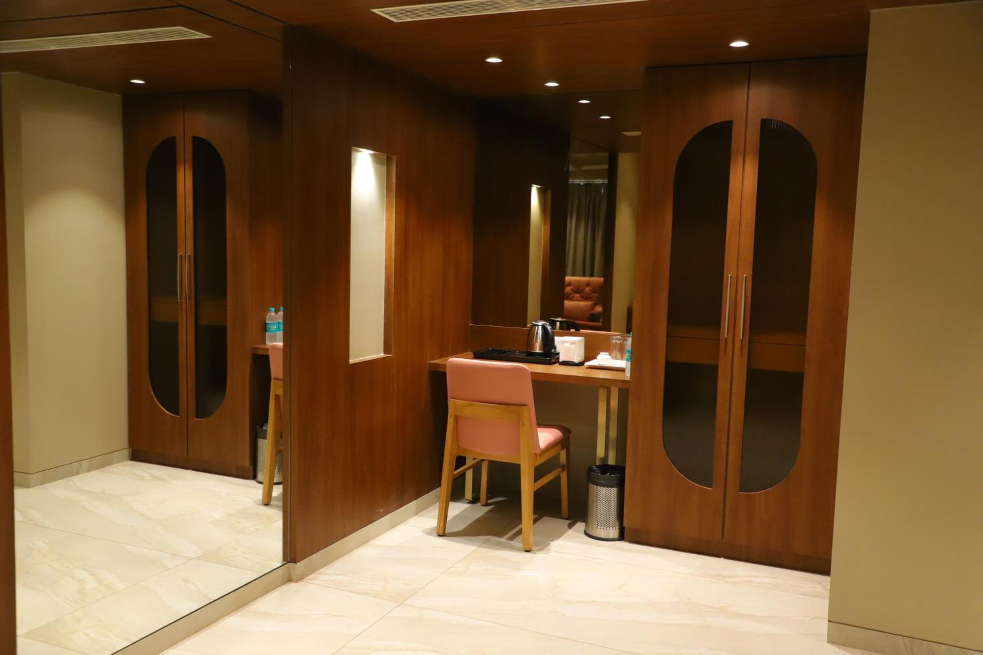 Le Vivanta Virār 外观 照片